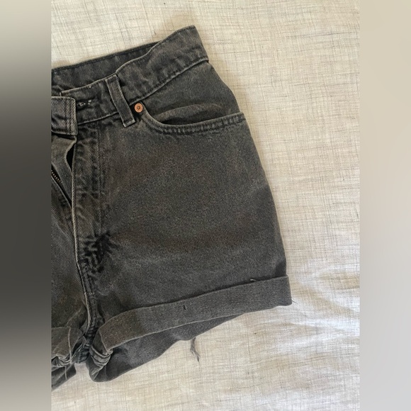 Vintage Levi Shorts - Picture 3 of 5